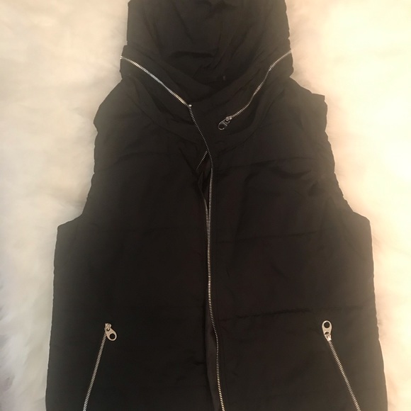 Calvin Klein Jackets & Blazers - Calvin Klein winter puffer vest